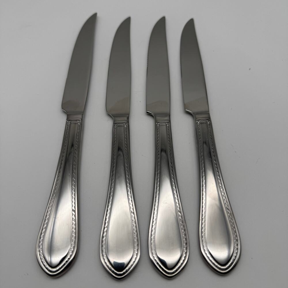 4 Reed & Barton Tradition Tanglewood Steak Knives Set
